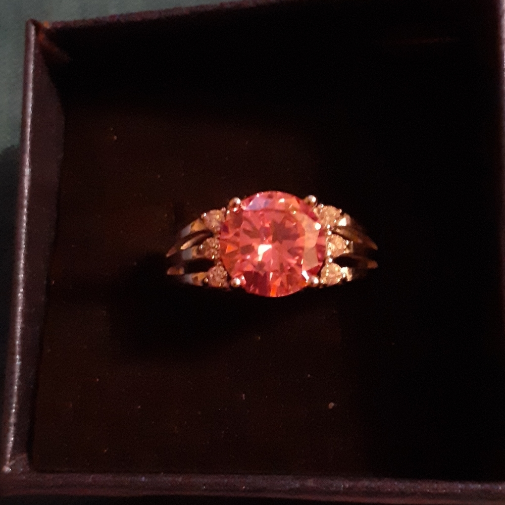 925 nwot size 8 round pink ring sterling silver